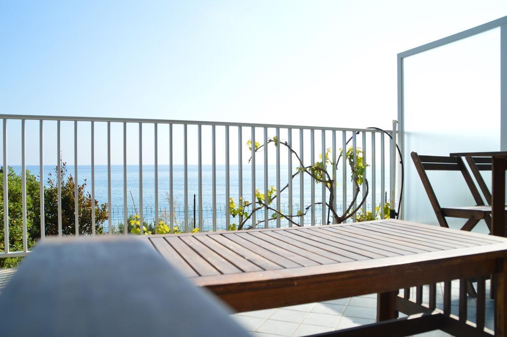 Riva Beach Apartment Riva Ligure Εξωτερικό φωτογραφία